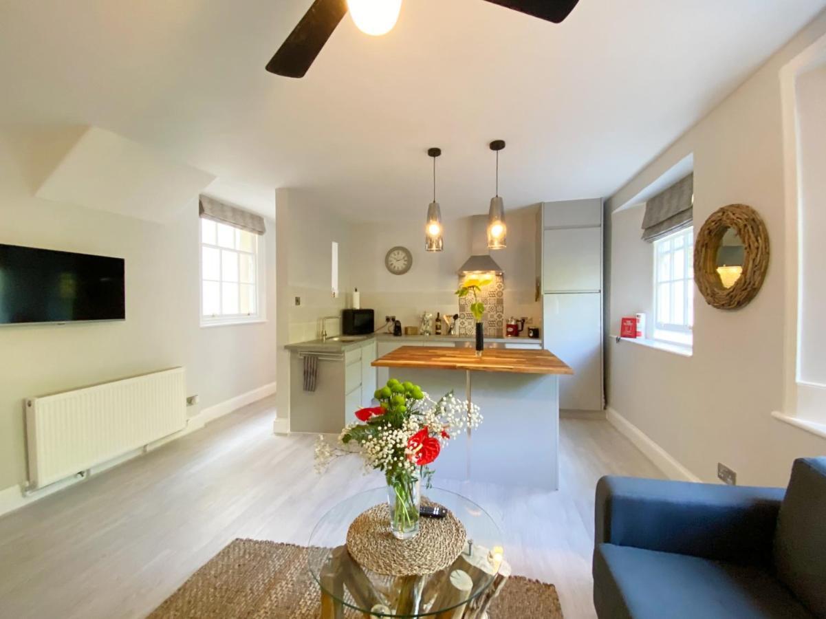 Meadfoot Bay Apartment At Hesketh Crescent Torquay Exterior foto